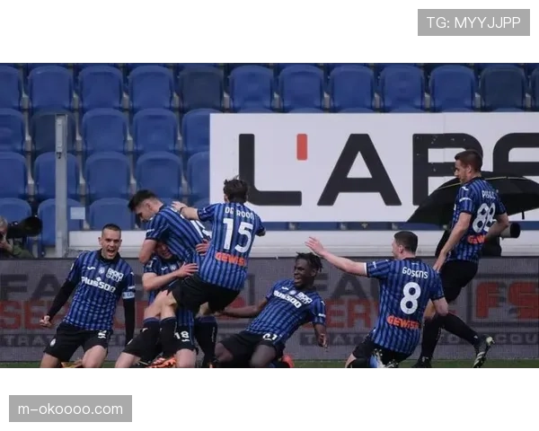 意甲现场:亚特兰大在开场15分钟内已完成6次在对方禁区附近的成功抢断 意甲现场:亚特兰大在开场15分钟内已完成6次在对方禁区附近的成功抢断